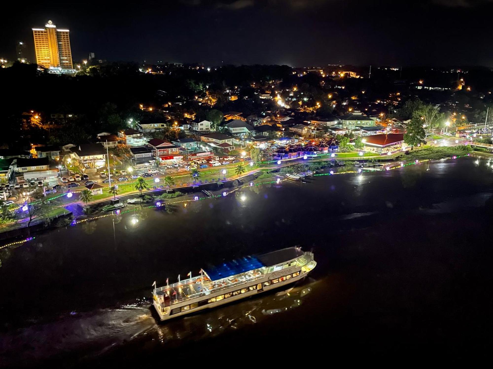 Kuching City Center Riverbank Suites With Marvelous River View 外观 照片