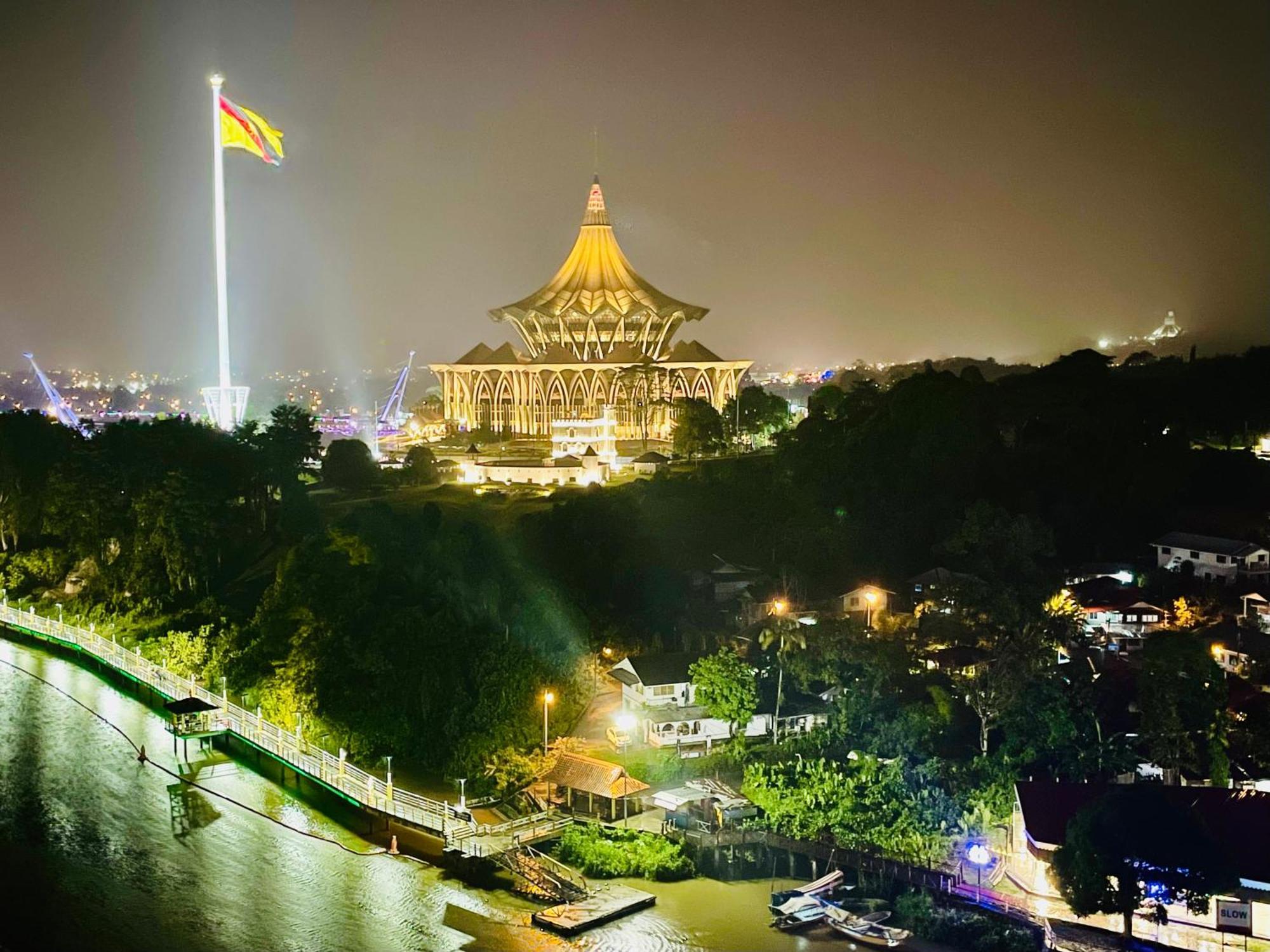 Kuching City Center Riverbank Suites With Marvelous River View 外观 照片