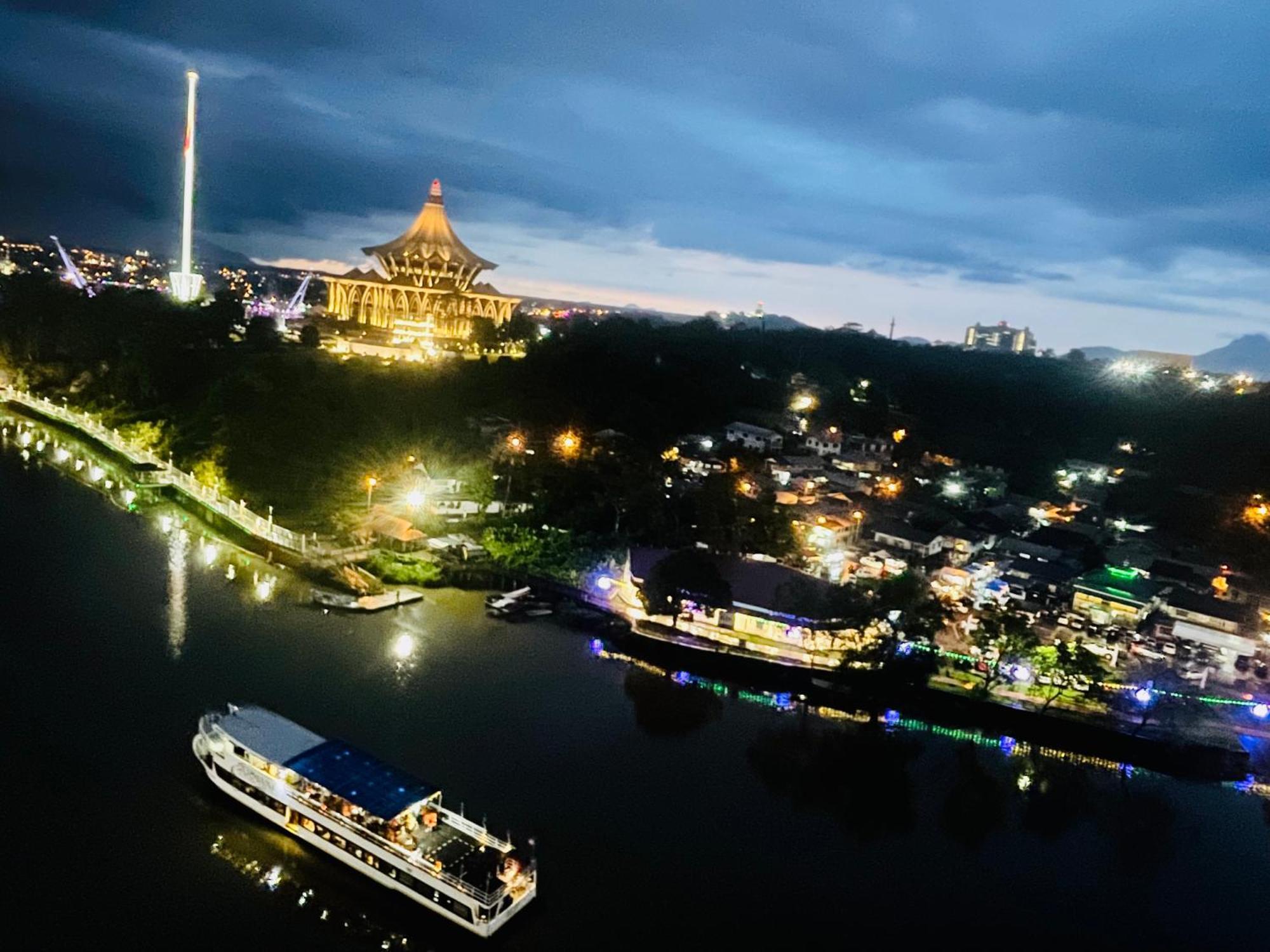 Kuching City Center Riverbank Suites With Marvelous River View 外观 照片